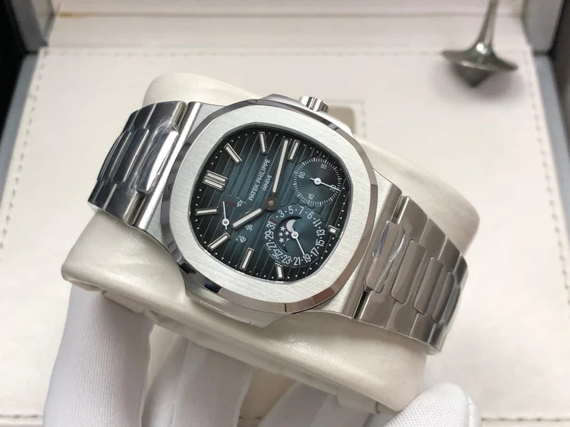 PATEK PHILIPPE NAUTILUS Power Reserve Moon Phase (Navy) - MQ